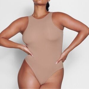 Skims HIGH NECK BODYSUIT